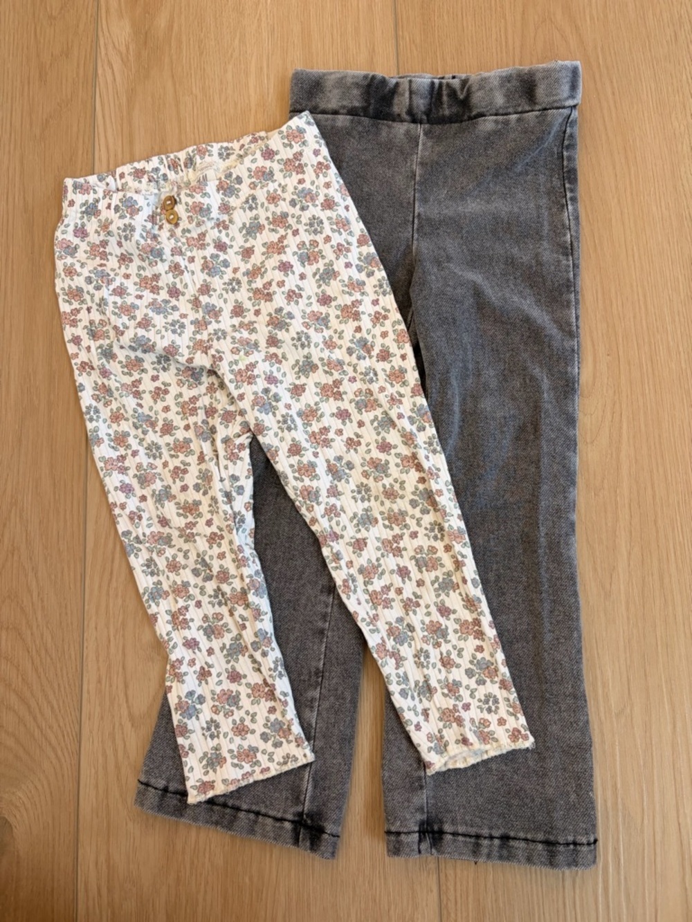 Girls Floral White Leggings and Charcoal Grey Pants Set
